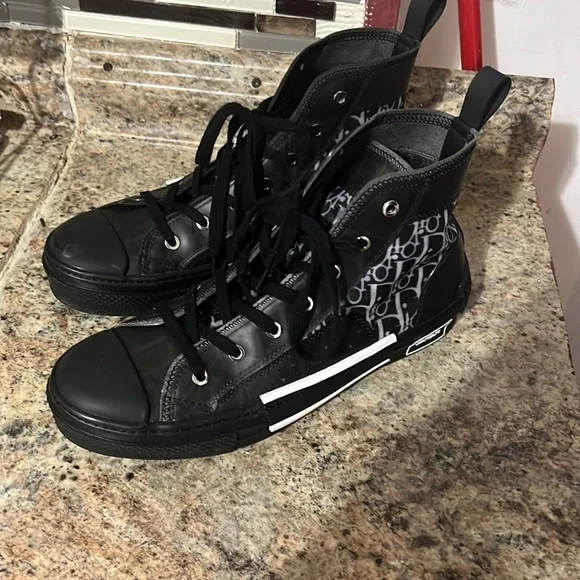 Dior | Shoes | Dior Sneakers Only Use A Few Times I Pay 90  display picture 2